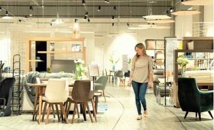 Furniture-retail-in-store-omnichannel.jpg